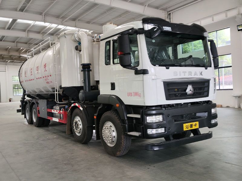 程力牌CLW5310GXYAGQ型吸引压送车